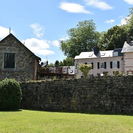 Gites In Le Neufbourg -Mortain エクステリア 写真