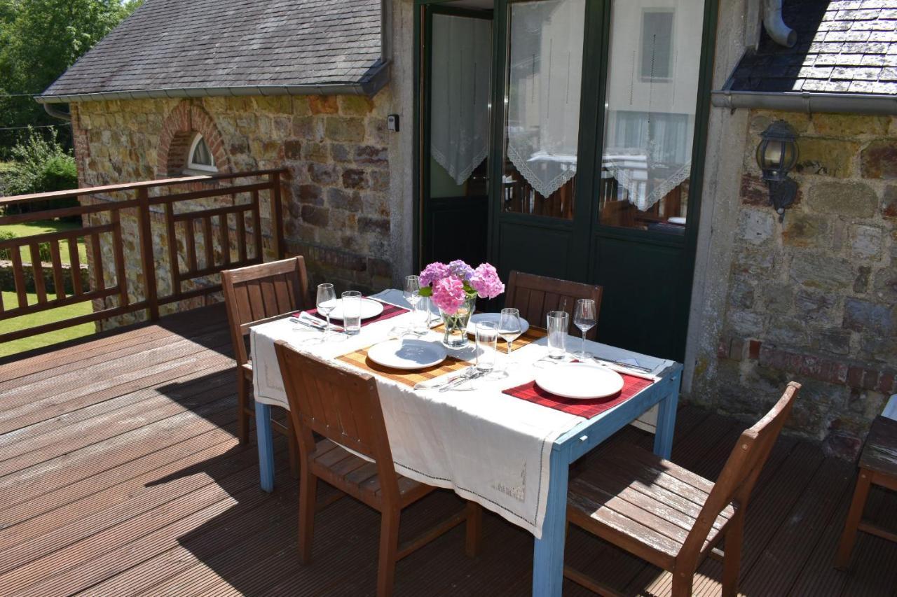 Gites In Le Neufbourg -Mortain エクステリア 写真