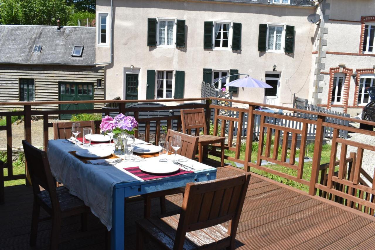 Gites In Le Neufbourg -Mortain エクステリア 写真